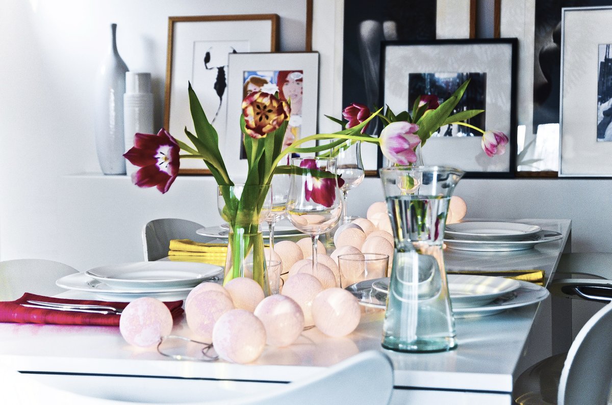 Irislights Pure white 35-lights Wit Van Irislights - De lichtslinger is voorzien van handgemaakte bolletjes van katoen- en polyesterdraad en geeft een gezellige gloed wanneer hij brandt.