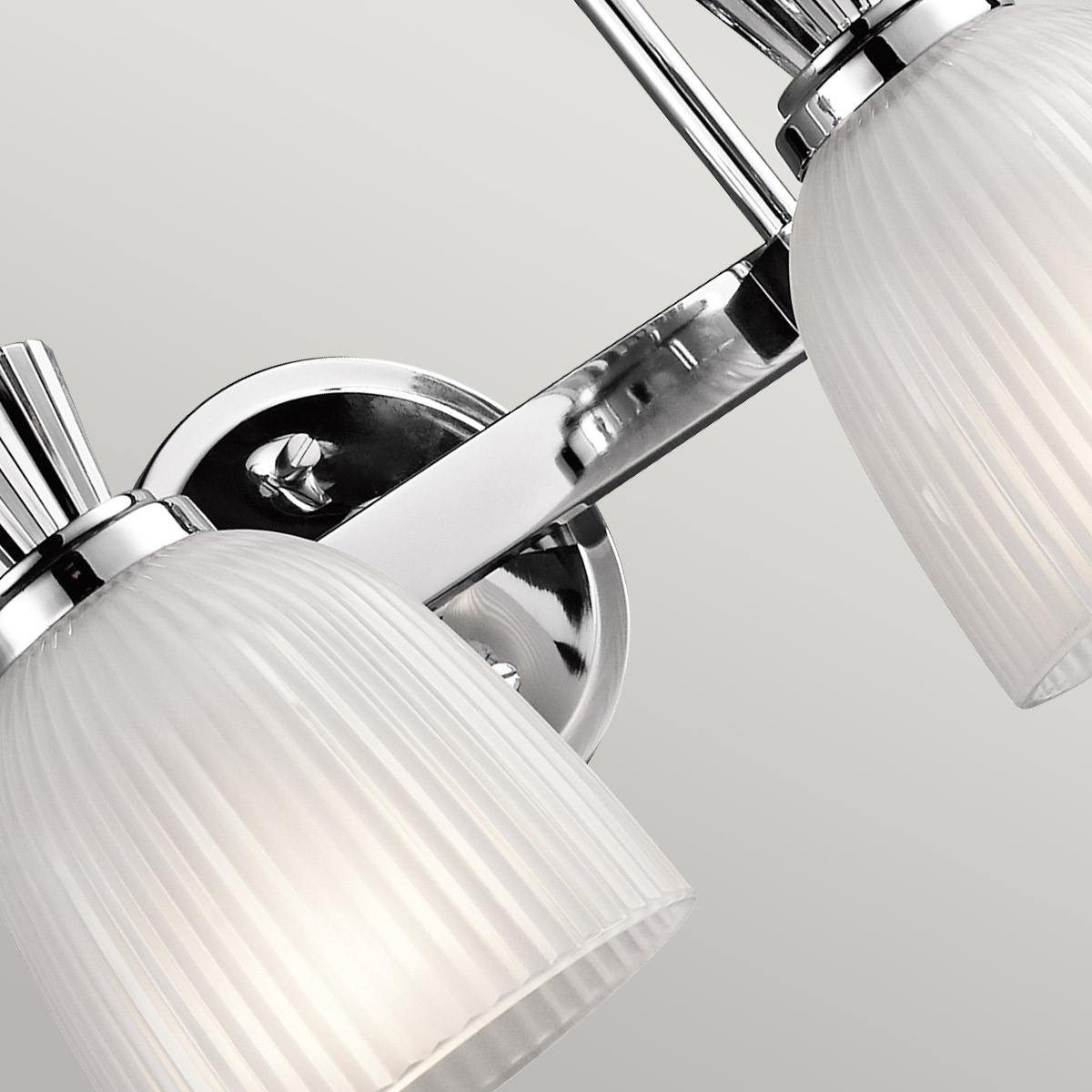 Cora 40cm Gepolijst chroom badkamerlamp Van Elstead Lighting - Deze collectie maakt gebruik van LED-verlichting en heeft elegante rondingen en strakke lijnen die een modern tintje aan de uitstraling toevoegen.