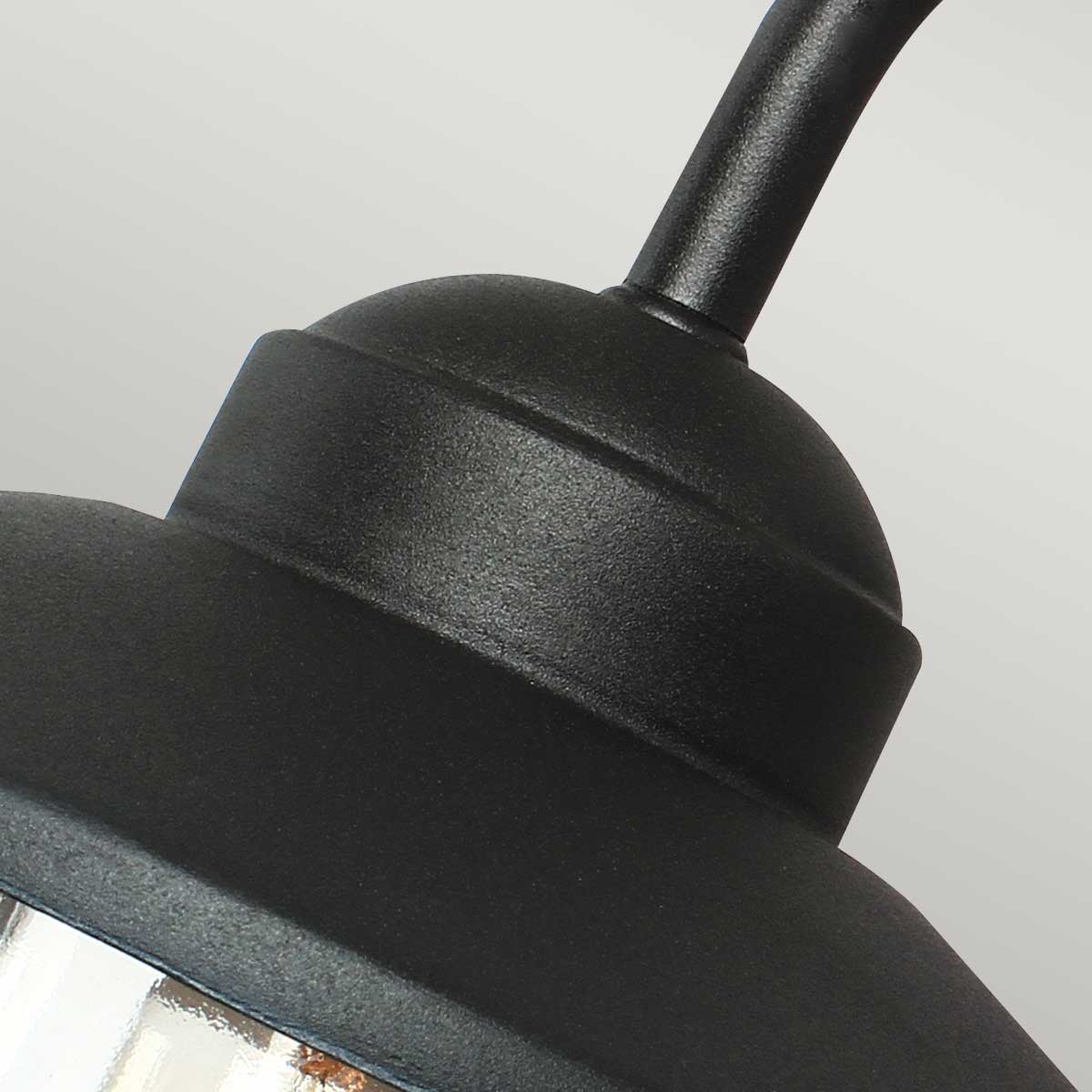 Klampenborg Ø28 Zwart buitenlamp Van Elstead Lighting - De lamp heeft een IP44-classificatie en wordt geleverd met maar liefst 15 jaar garantie.