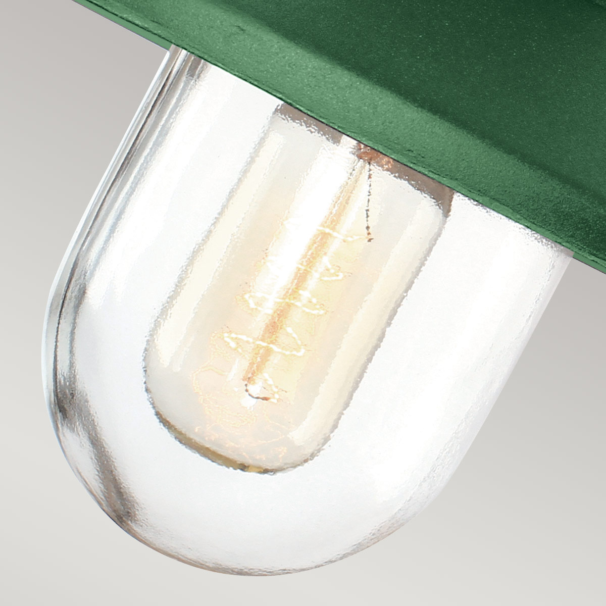 Klampenborg Ø28 Groente buitenlamp Van Elstead Lighting - Gemaakt van roestvrij staal met een duurzame poedercoating en nu verkrijgbaar in een prachtige bosgroene kleur.