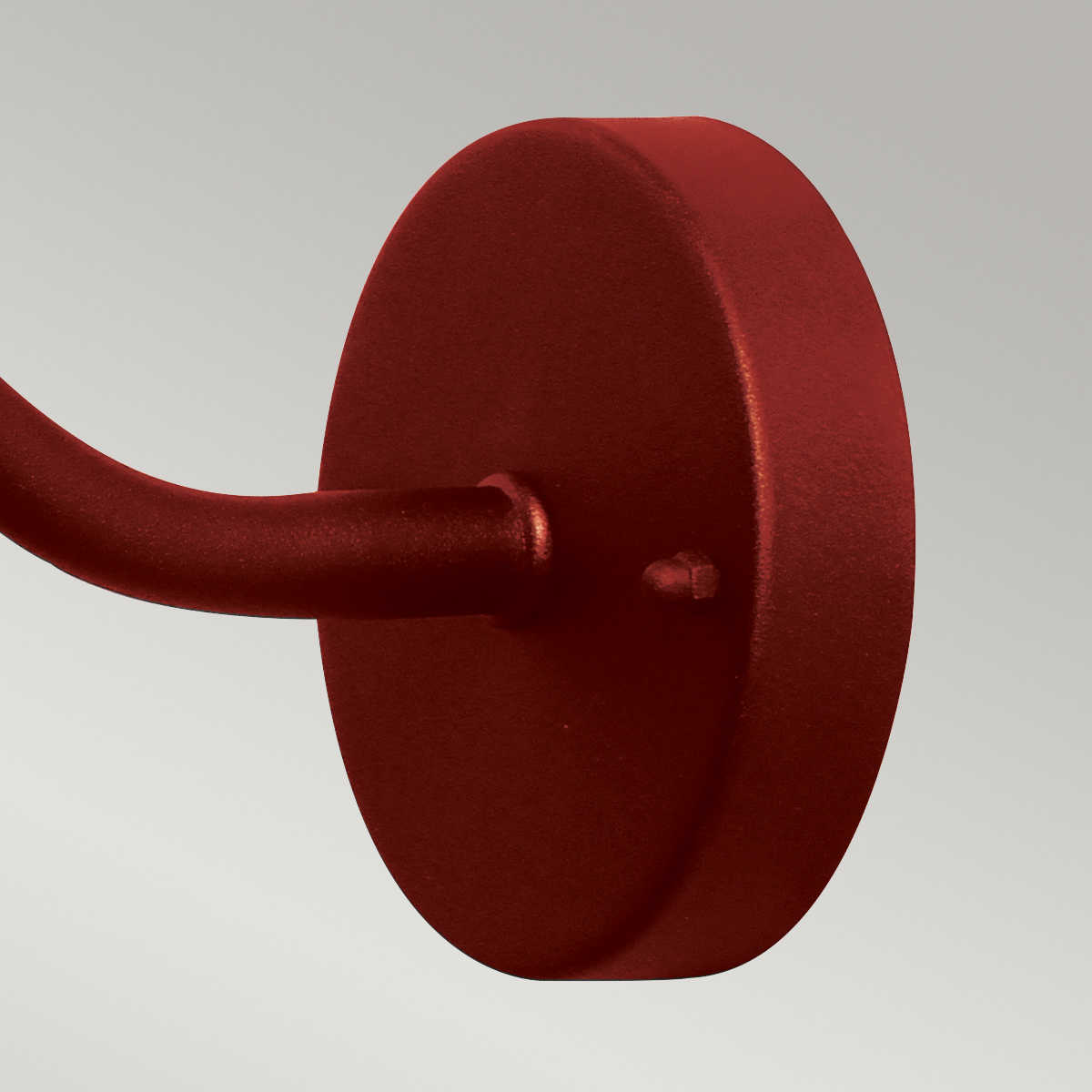 Klampenborg Ø28 ROOD buitenlamp Van Elstead Lighting - Tillverkad av rostfritt st&aring;l i oxid r&ouml;d finish och glas, erbjuder den en robust konstruktion som st&aring;r emot v&auml;der och vind.