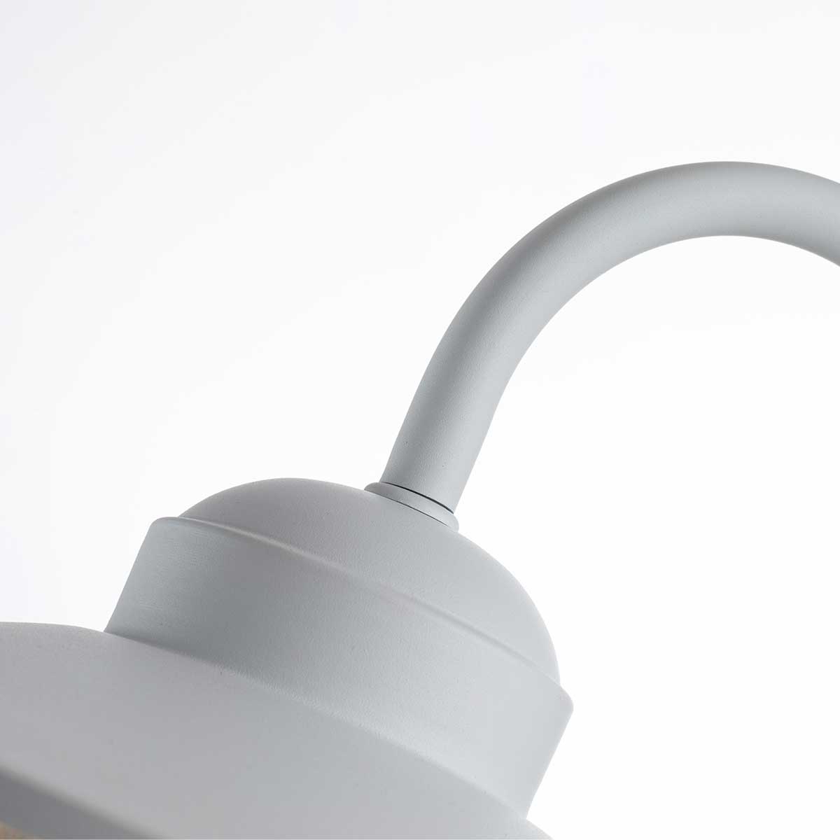 Klampenborg Ø28 Wit buitenlamp Van Elstead Lighting - De lamp heeft een IP44-classificatie en wordt geleverd met maar liefst 15 jaar garantie.