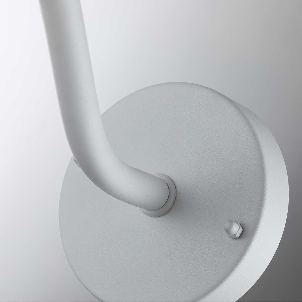 Klampenborg Ø28 Wit buitenlamp Van Elstead Lighting - De lamp heeft een IP44-classificatie en wordt geleverd met maar liefst 15 jaar garantie.