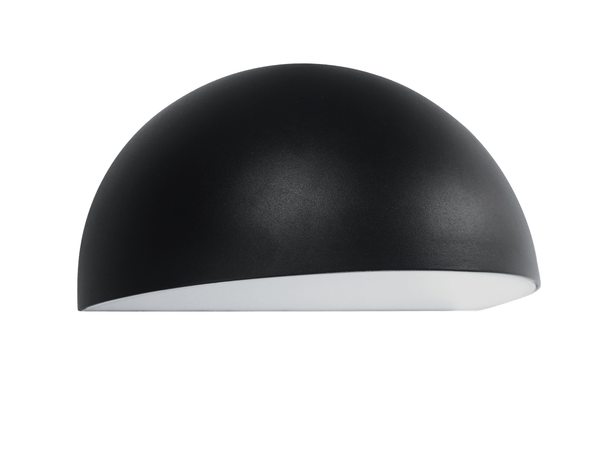 Karlskrona Zwart buitenlamp Van Nordic Lighting - Plaats hem bij voorkeur bij de entree, op het terras of in een rij langs de gevel.