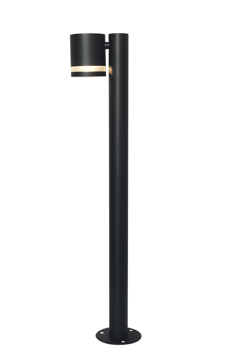 Karlshamn 80cm Zwart lichtpaaltjes Van Nordic Lighting - De lamp verspreidt een zacht licht naar beneden, terwijl het licht ook door de opening stroomt en een subtiele, rondom schijnende gloed cre&euml;ert.