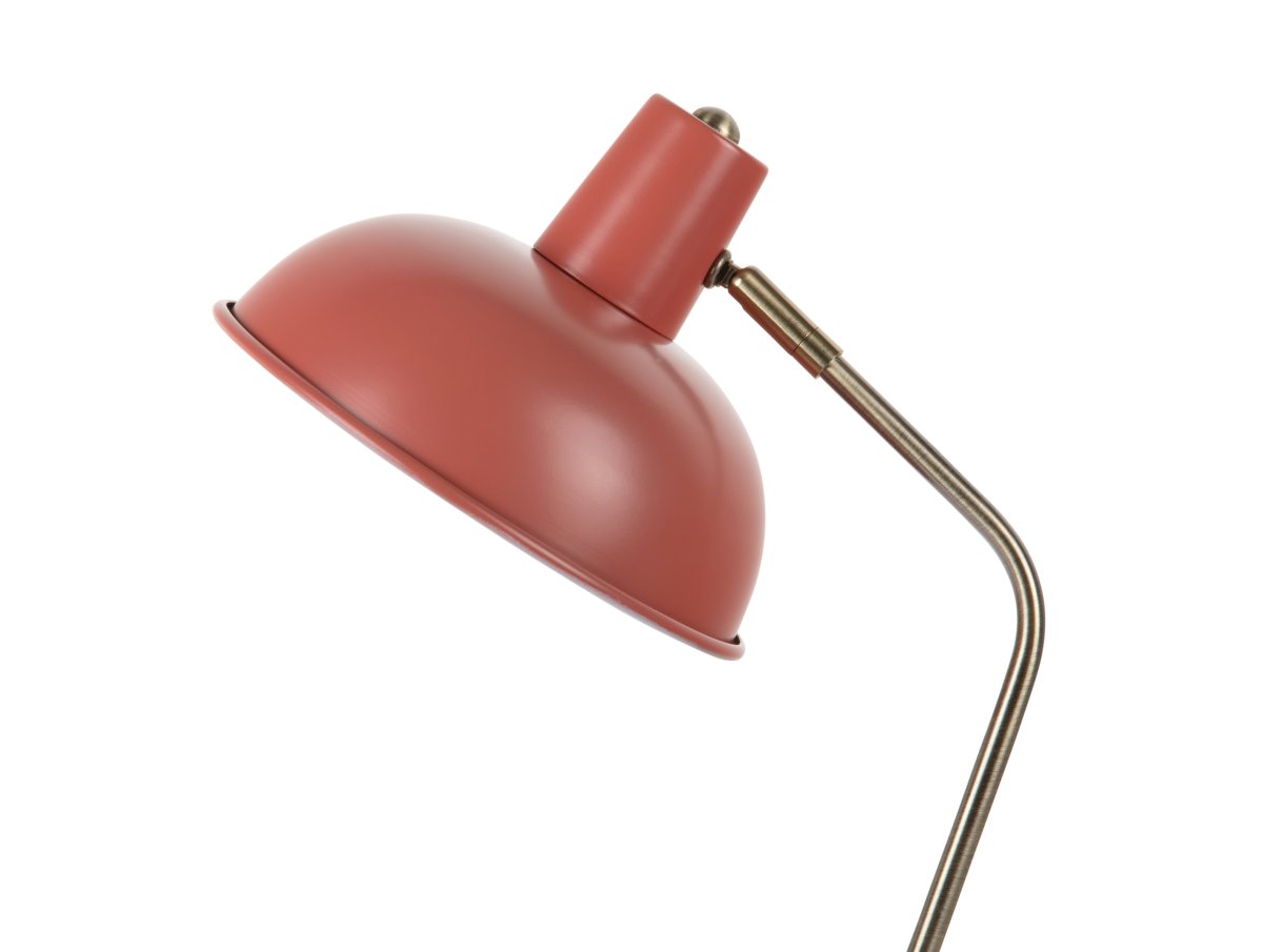 Hood 38cm ROOD bureaulamp Van Leitmotiv - De lamp past perfect op een bureau of nachtkastje en is zowel een praktische lichtbron als een stijlvol interieurdetail.