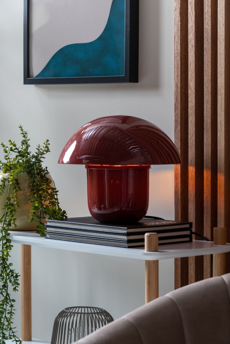 Mushroom 25cm ROOD tafellamp Van Leitmotiv - De koepel van de lamp zorgt voor een niet-verblindend licht en richt het licht naar beneden, wat zorgt voor een aangename en sfeervolle verlichting.