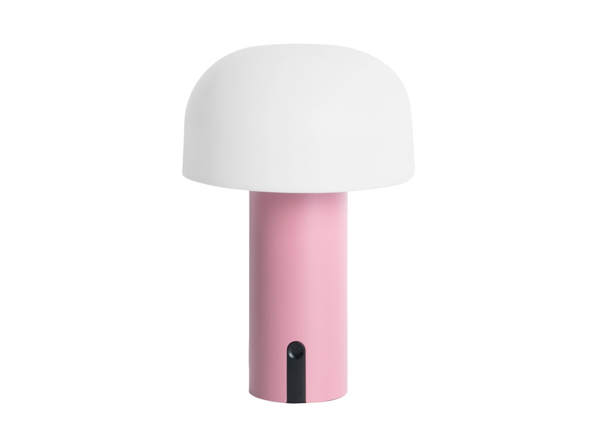Luca LED 22cm Roze Draagbare Van Leitmotiv - De lamp is gemaakt van metaal met een mooie roze afwerking en heeft een melkwitte plastic kap die een zacht en aangenaam licht verspreidt.