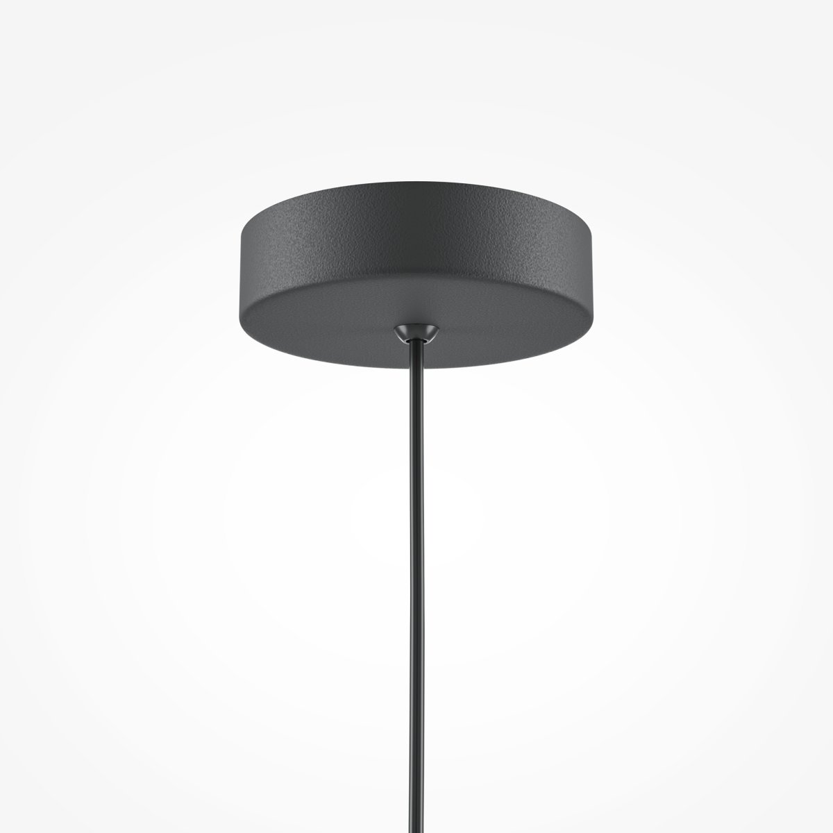 Basic colors Ø35 Zwart hanglamp Van Maytoni - Met zijn kegelvormige lampenkap in een elegante zwarte kleur verspreidt hij een gericht, aangenaam licht dat een moderne en harmonieuze sfeer creëert.