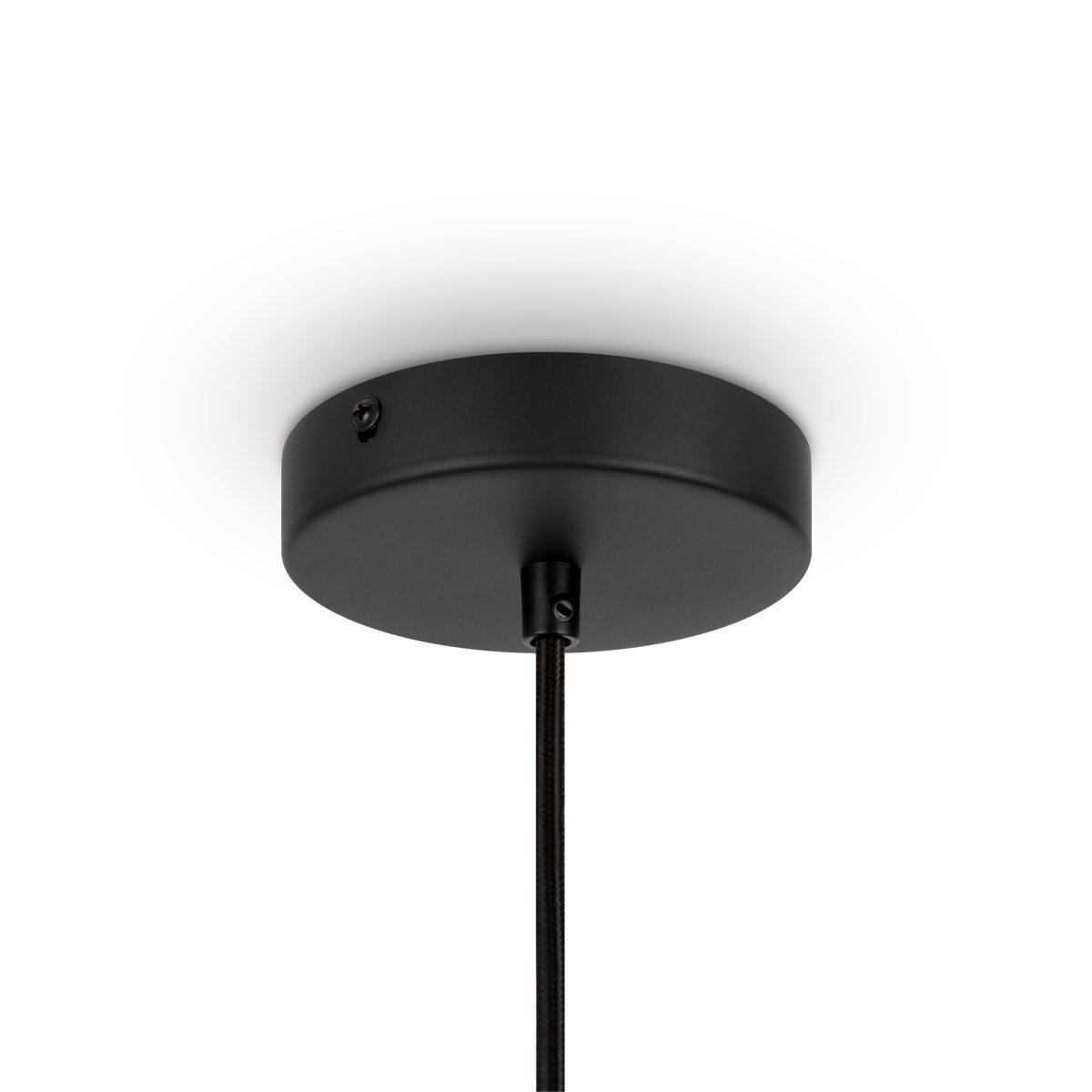 Roots Ø20 Natuur hanglamp Van Maytoni - Het ontwerp van de lampenkap creëert de illusie van zweven en verspreidt tegelijkertijd een prachtig en uitnodigend licht in de kamer.