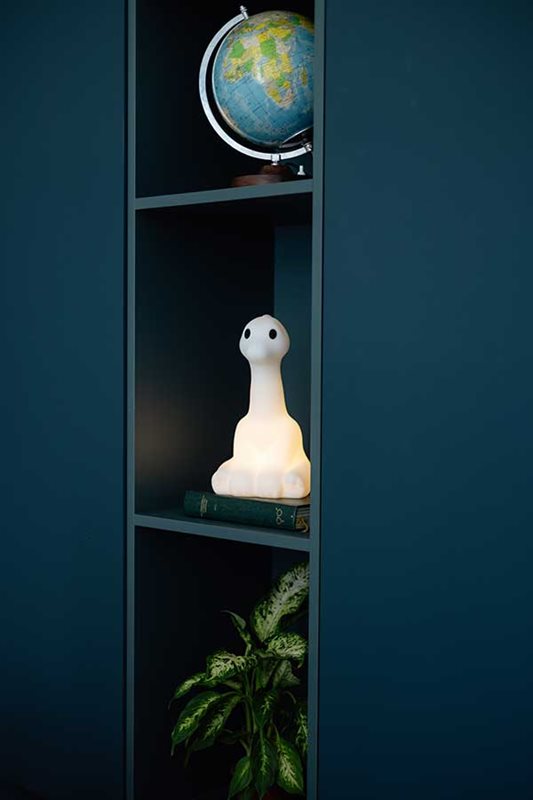 Nova First Light Wit kinderlamp Van Mr Maria - Nova is een unieke combinatie van stijl en veiligheid en maakt deel uit van de dinosaurussencollectie van meneer Maria, waartoe ook de Tyrannosaurus Rex en Triceratops behoren.