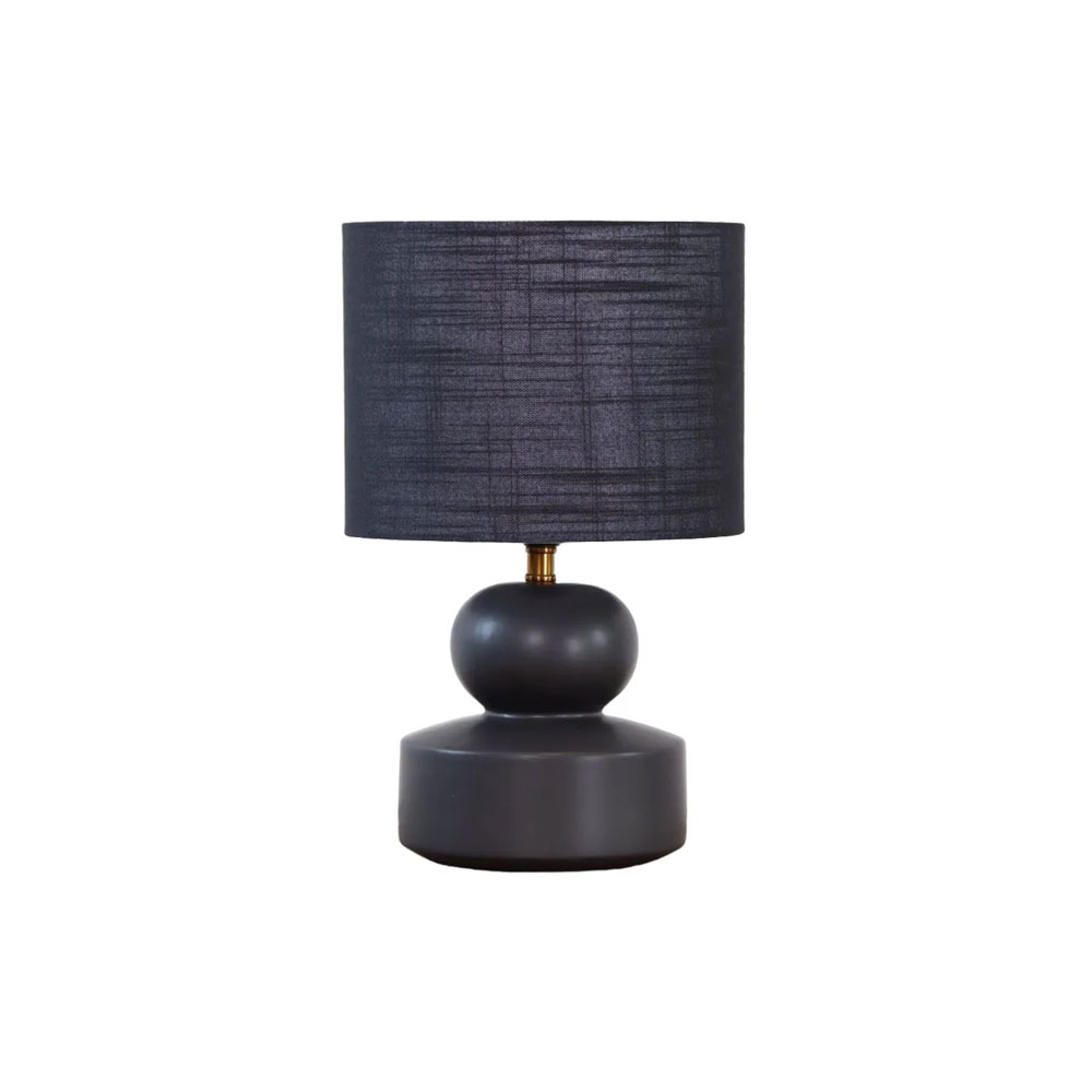 Muschi 36cm Zwart tafellamp Van Nordic Lighting - De Muschi tafellamp in zwart heeft een moderne keramische voet met zacht afgeronde vormen en een bijpassende linnen kap.