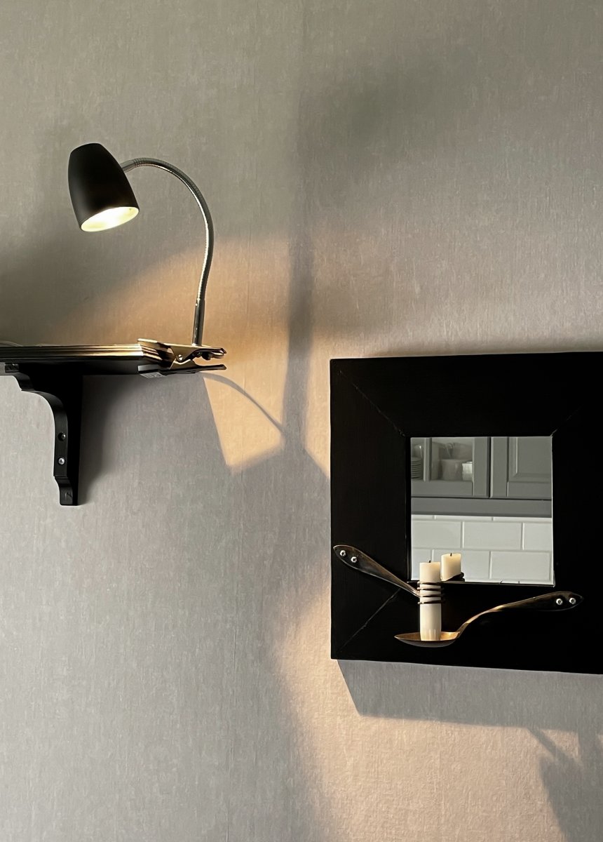 Sandnes Zwart klemlamp Van Aneta Lighting - dat u de lamp eenvoudig kunt verplaatsen als dat nodig is.