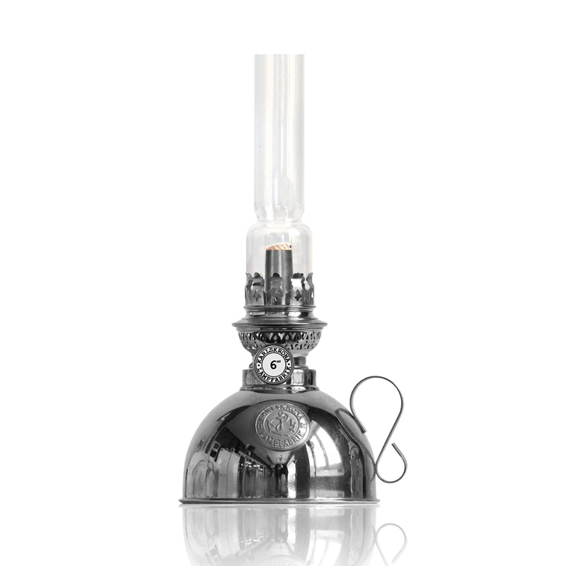 Nattlampa Nikkel Van Karlskrona lampfabrik - Een klassieke kleine zaklamp, oorspronkelijk bedoeld om klaar te zetten op het nachtkastje voor iedereen die 's nachts op moest.