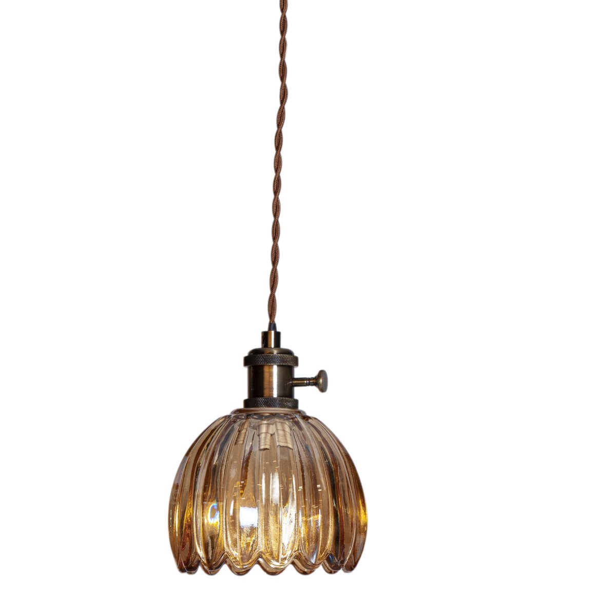 Nora Ø12 Amber raamlamp Van Cottex - Het is aan te raden om het bij het raam in de keuken of woonkamer te plaatsen of boven het nachtkastje in de slaapkamer te hangen.