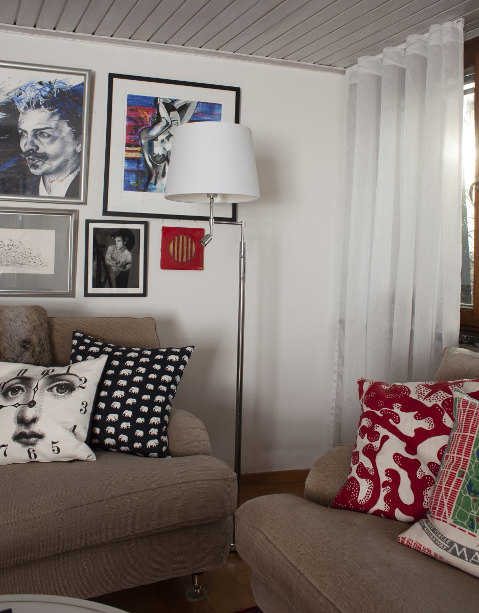 Orlando Chroom vloerlamp Van By Rydéns - Als de LED-lamp in Orlando niet meer werkt, komt dat meestal doordat de LED-driver kapot is en niet de LED-chip.