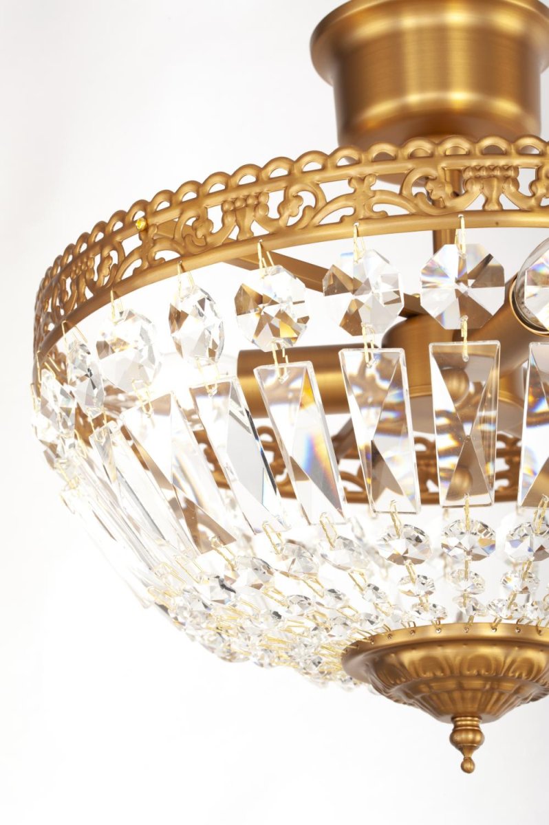 Classic Ø35 kristal Van Norrsken Design - De fonkelende kristallen weerkaatsen het licht op een betoverende manier en creëren een prachtige gloed in de kamer.