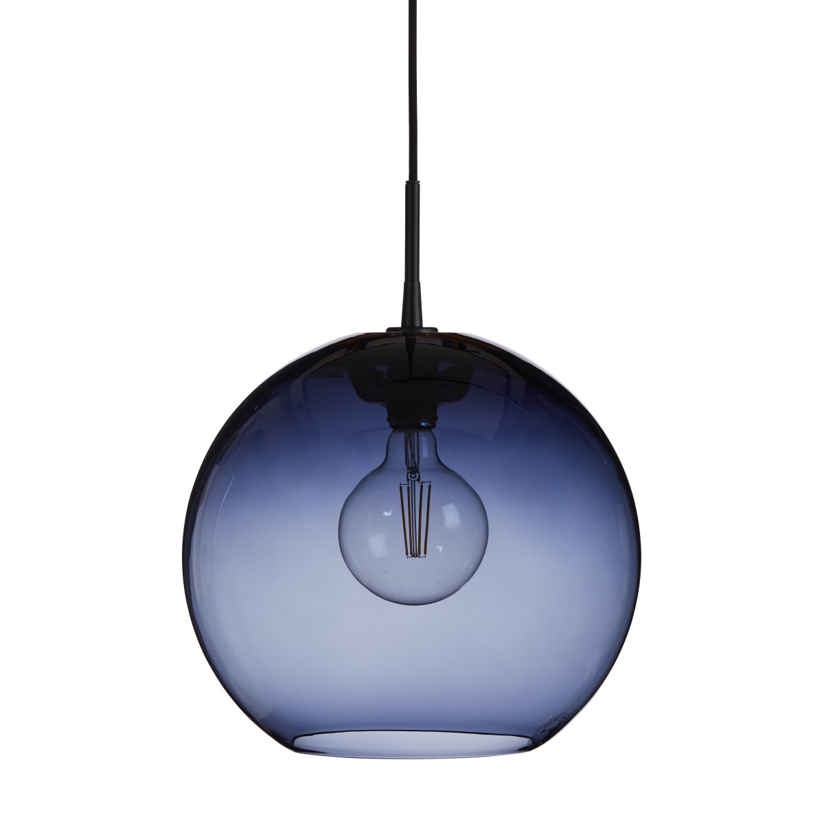 Gloria Ø38 Blauw/zwart hanglamp Van Belid - Gloria is een verfijnde plafondlamp met een kap van gerookt, helder mondgeblazen glas en een zwart metalen frame.