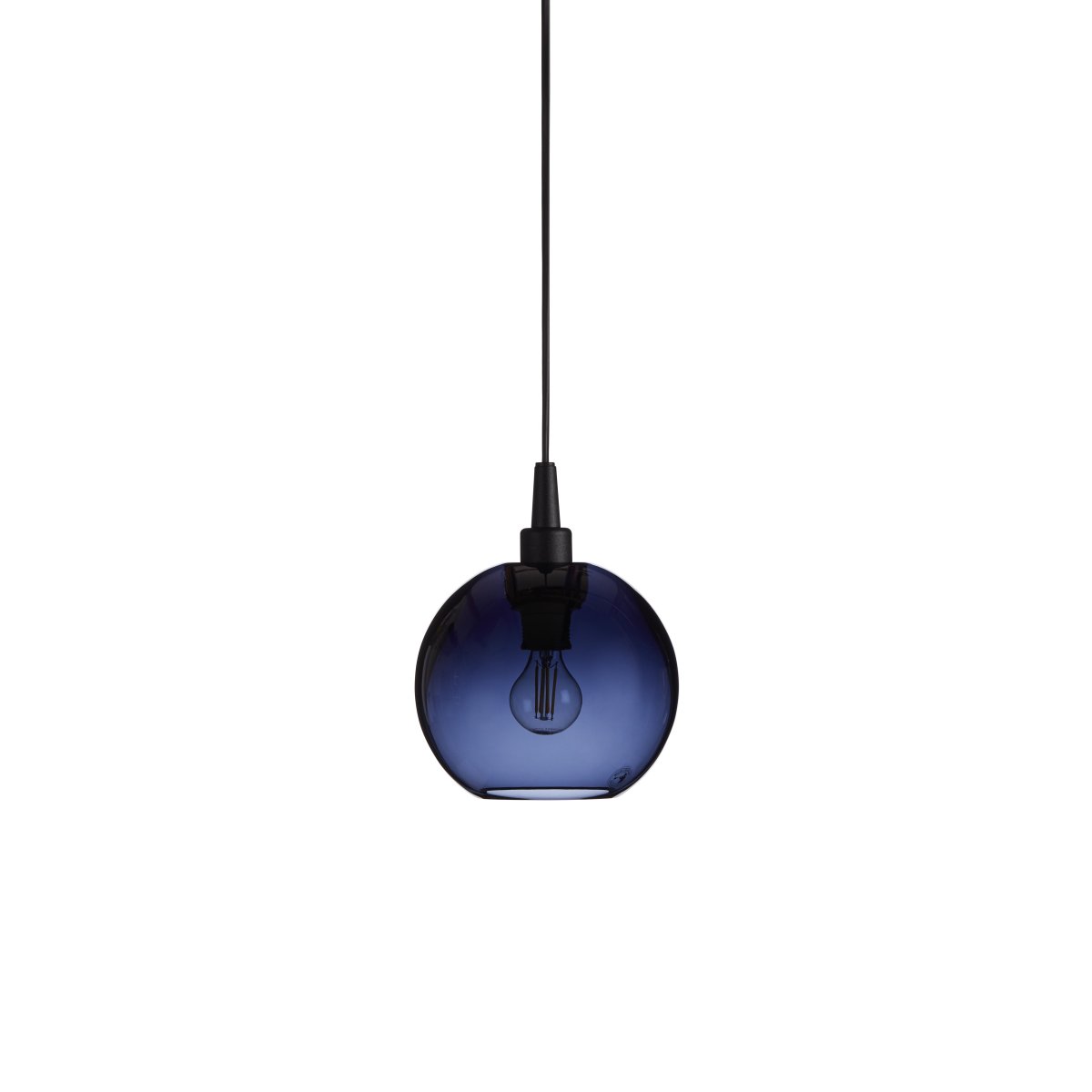 Gloria Ø16 Blauw/zwart hanglamp Van Belid - Gloria is ontworpen voor stijlvolle gloeilampen en het licht wordt op een mooie en decoratieve manier weergegeven.