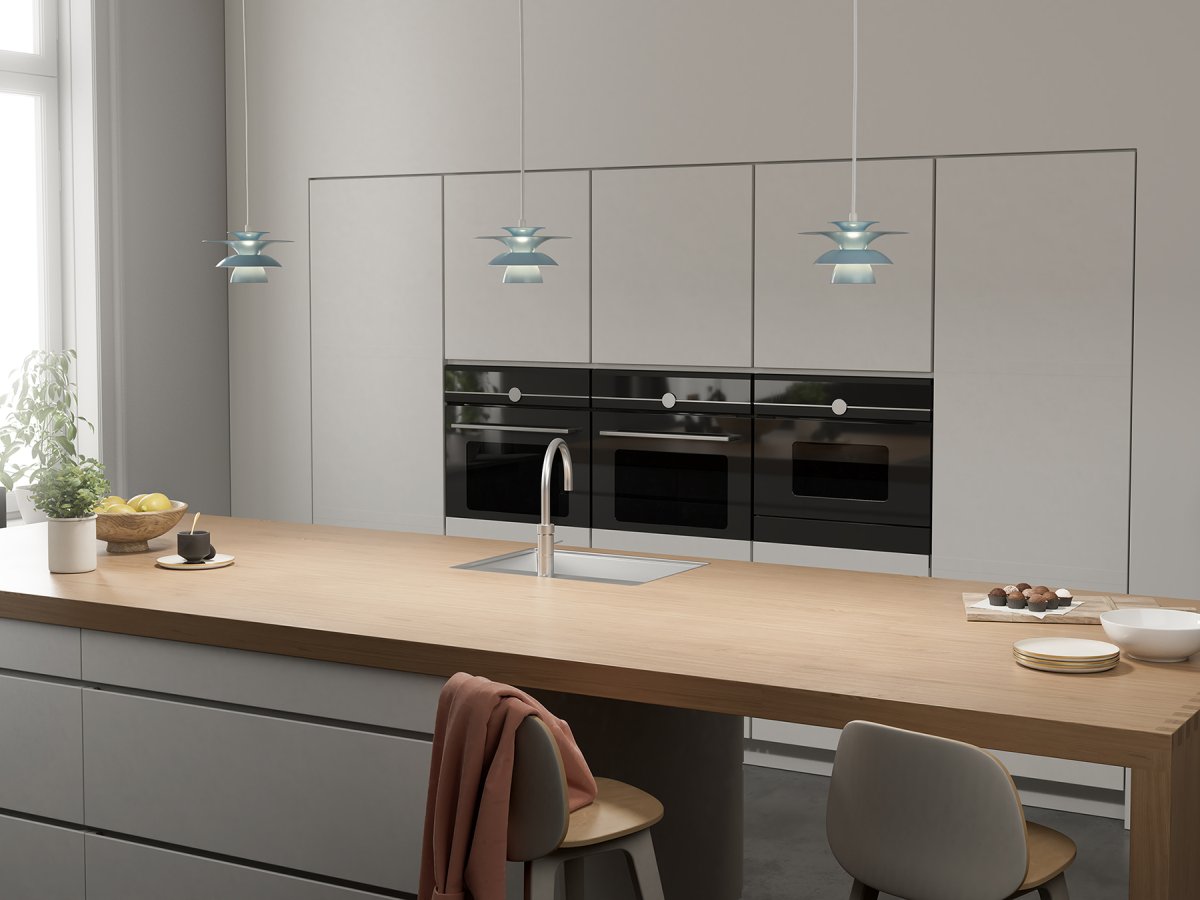 Picasso Ø18 IJsblauw hanglamp Van Belid - De hanglamp heeft sobere, lichte kleuren die goed te combineren zijn met een klassiek Scandinavisch interieur.