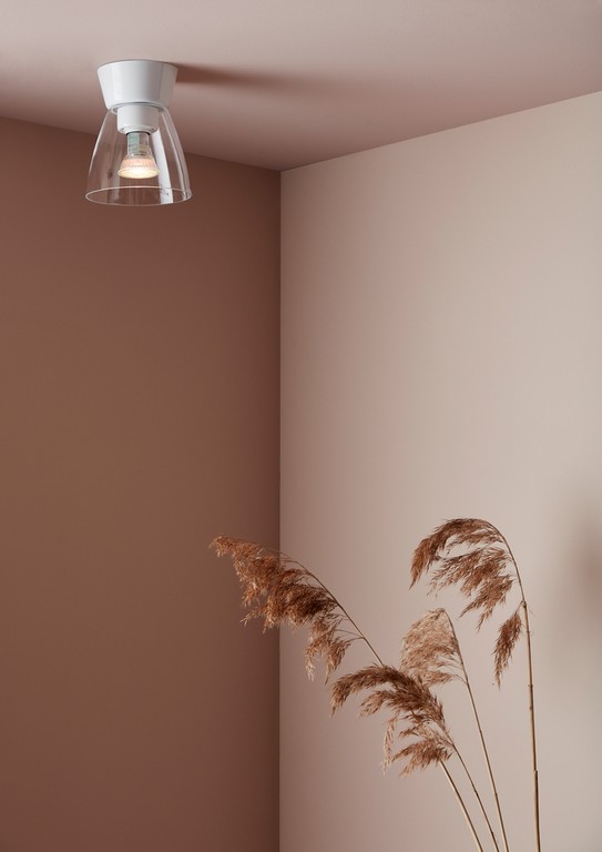 Bizzo Ø17 Glanzend wit/transparant plafondlamp Van Belid - Bizzo is een elegante en lichte plafondlamp die in vele uitvoeringen verkrijgbaar is.