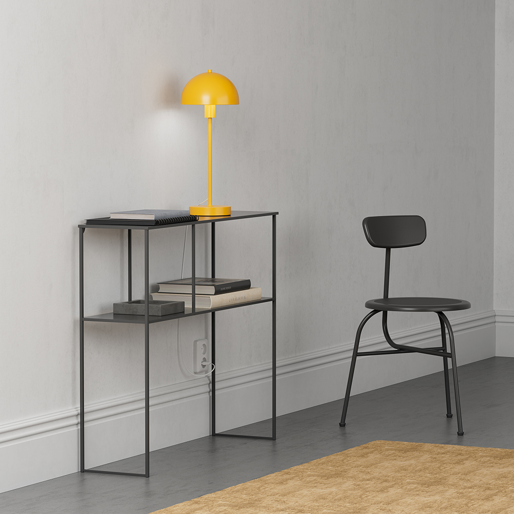 Vienda 48cm Geel tafellamp Van Herstal - De Vienda tafellamp heeft een klassiek en elegant design, waardoor de lamp jarenlang in huis gebruikt kan worden.