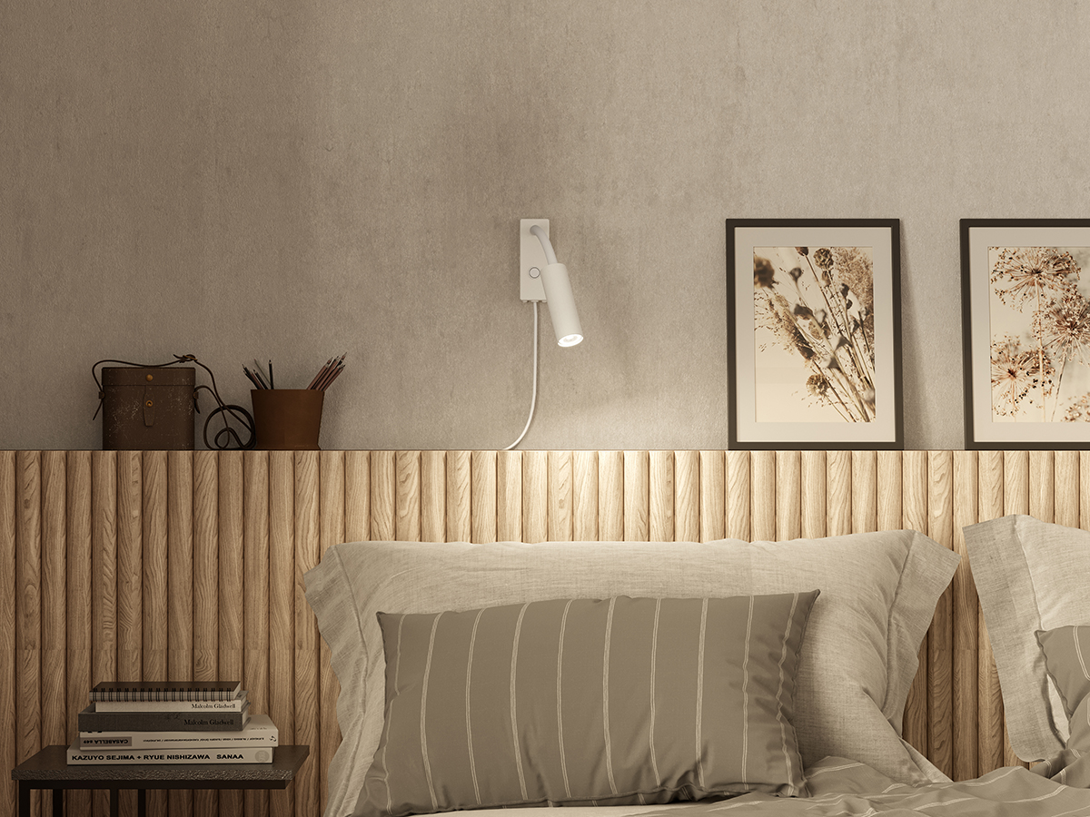 Pipeline Flex Mat wit leeslamp Van Herstal - Met een hoogte van slechts 12,5 cm, een breedte van 4,5 cm en een afstand van 22,4 cm tot de muur, geeft deze elegante lamp perfect gericht licht om bij te lezen of een gezellige sfeer te cre&euml;ren.