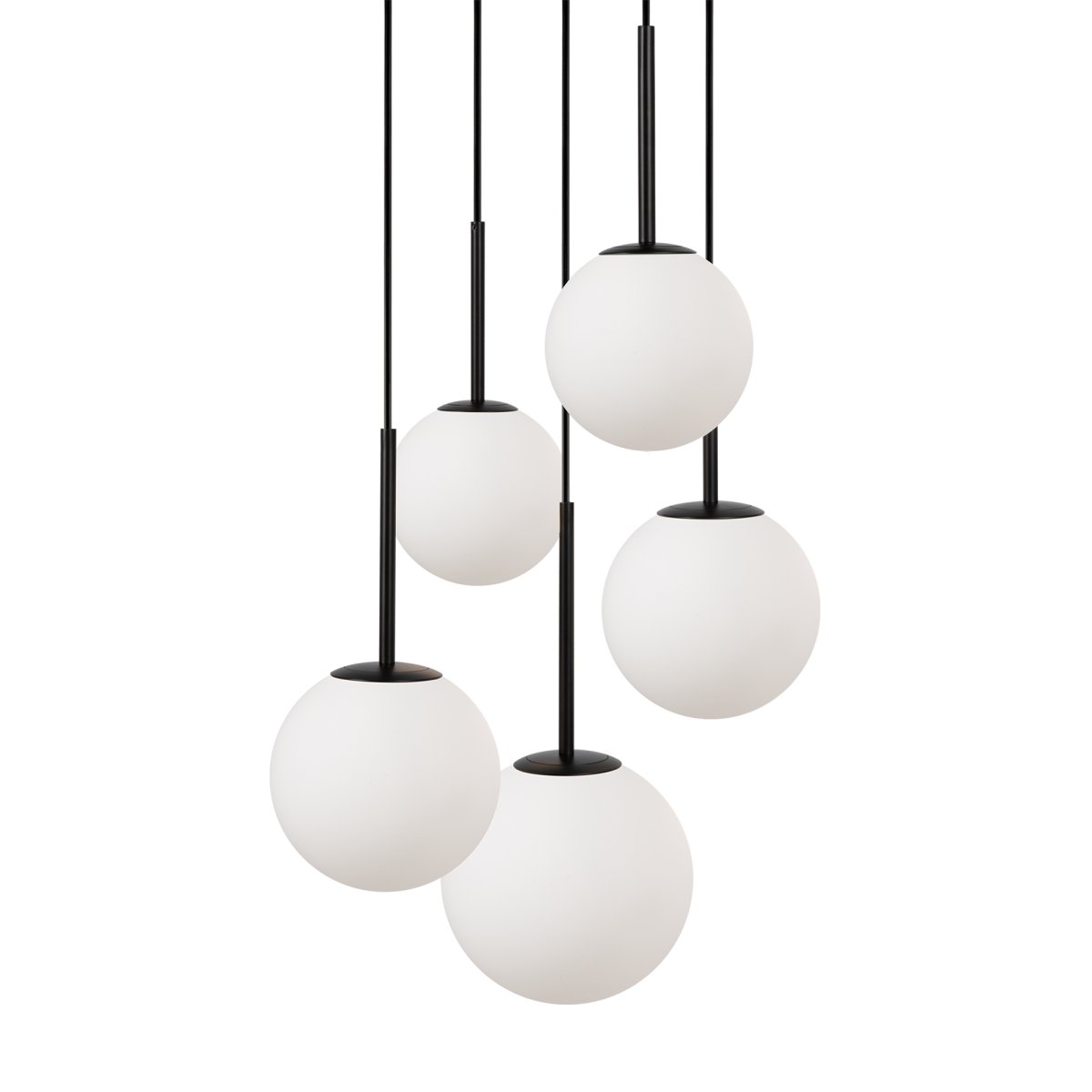 Basic form Ø45 Zwart hanglamp Van Maytoni - Het hangende ontwerp van de lamp zorgt voor een zacht en egaal licht, wat de sfeer verbetert en een prettige stemming creëert.