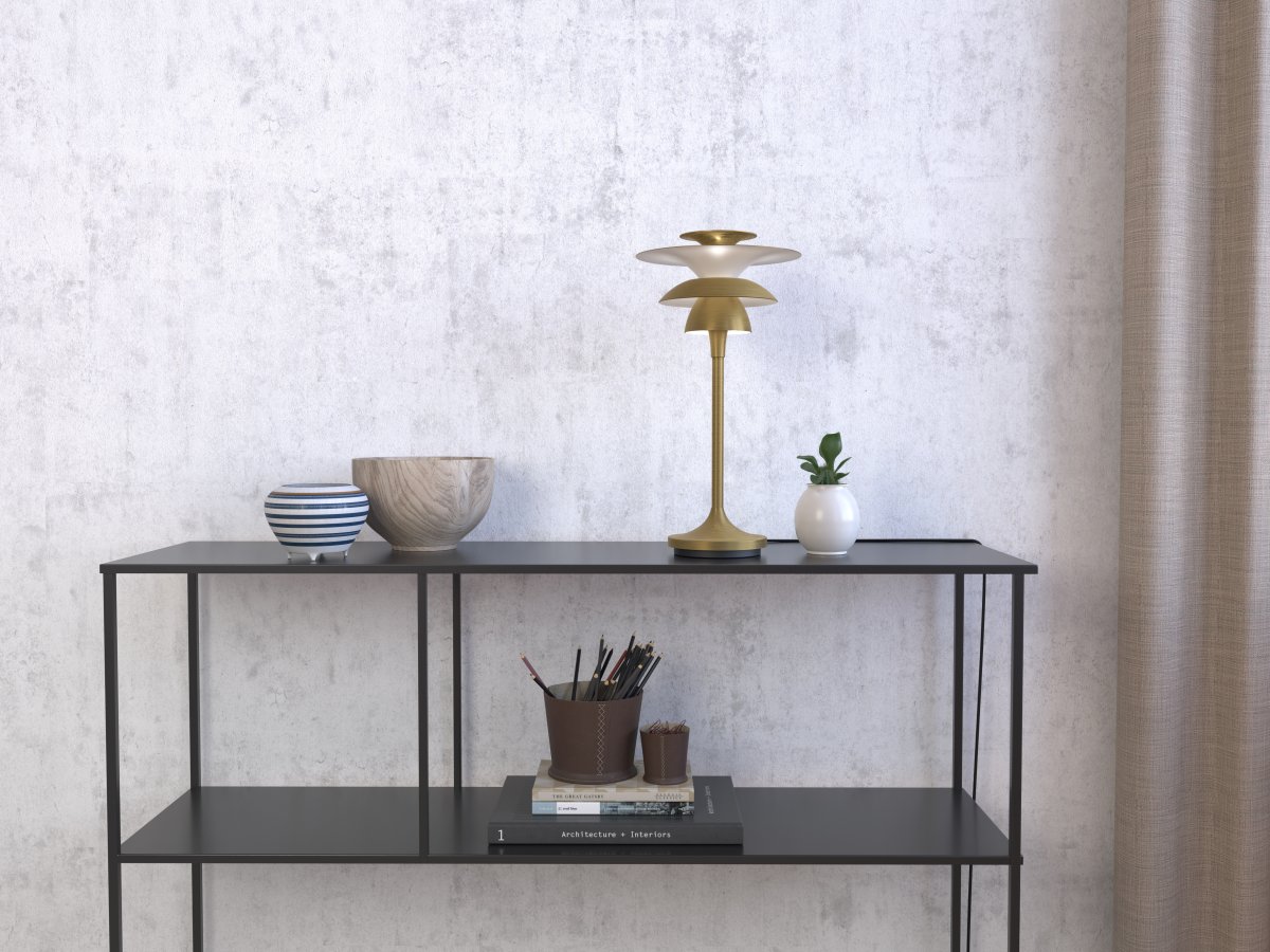 Picasso 35cm Messing tafellamp Van Belid - Om ervoor te zorgen dat de tafellamp jarenlang in het interieur past, heeft Belid ervoor gekozen om het ontwerp eenvoudig en elegant te houden.