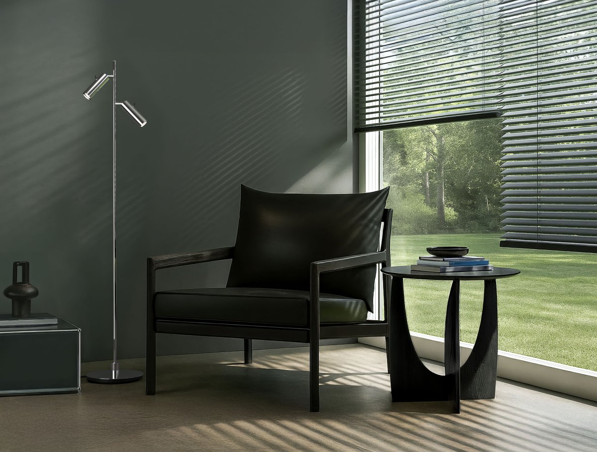 Pipeline 2 Chroom vloerlamp Van Herstal - De vloerlamp zorgt voor gericht licht in elke ruimte en biedt een stabiele en stijlvolle uitstraling die geschikt is voor woonkamers, slaapkamers en thuiskantoren.