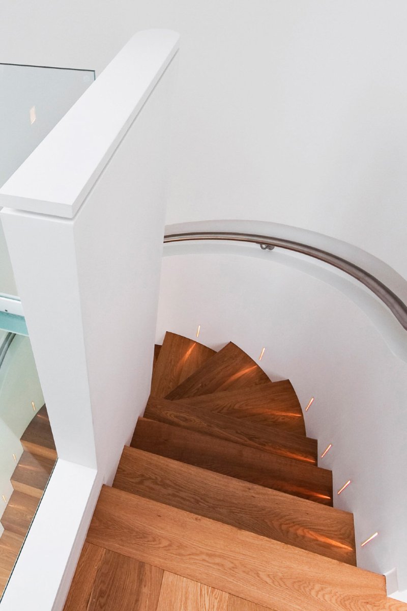 Linear Wit Van Faro Barcelona - Verlicht je huis met deze LED-inbouwlamp, gemaakt van gips en aluminium.