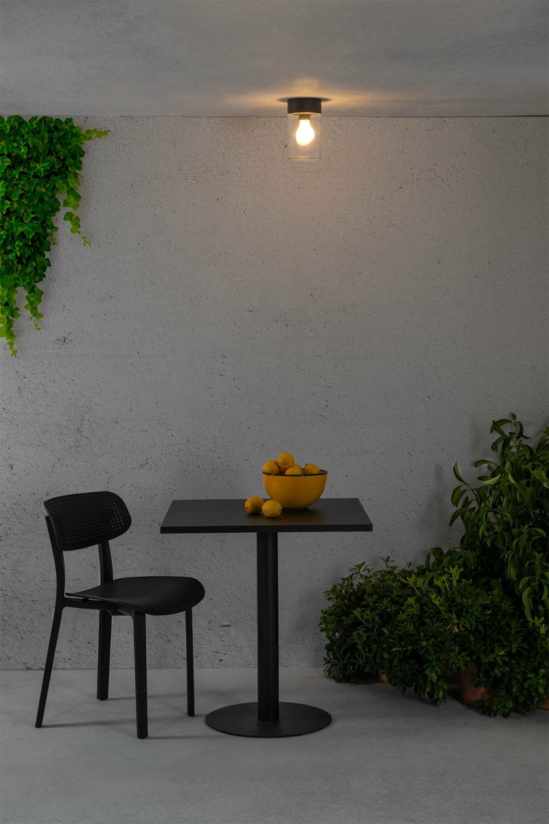 Kila Grijs buitenlamp Van Faro Barcelona - Kila is een buitenlamp van aluminium en glas met een stijlvol design dat de semi-transparante diffuser en de zichtbare lichtbron benadrukt.