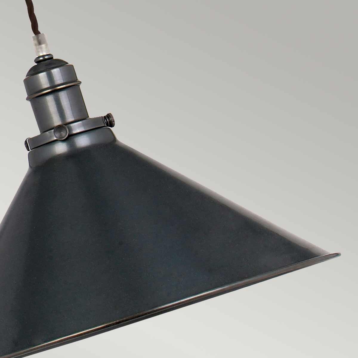 Provence Ø37 Antiek brons hanglamp Van Elstead Lighting - Het praktische en stijlvolle ontwerp biedt flexibiliteit bij de installatie en past perfect in zowel moderne als klassieke omgevingen.