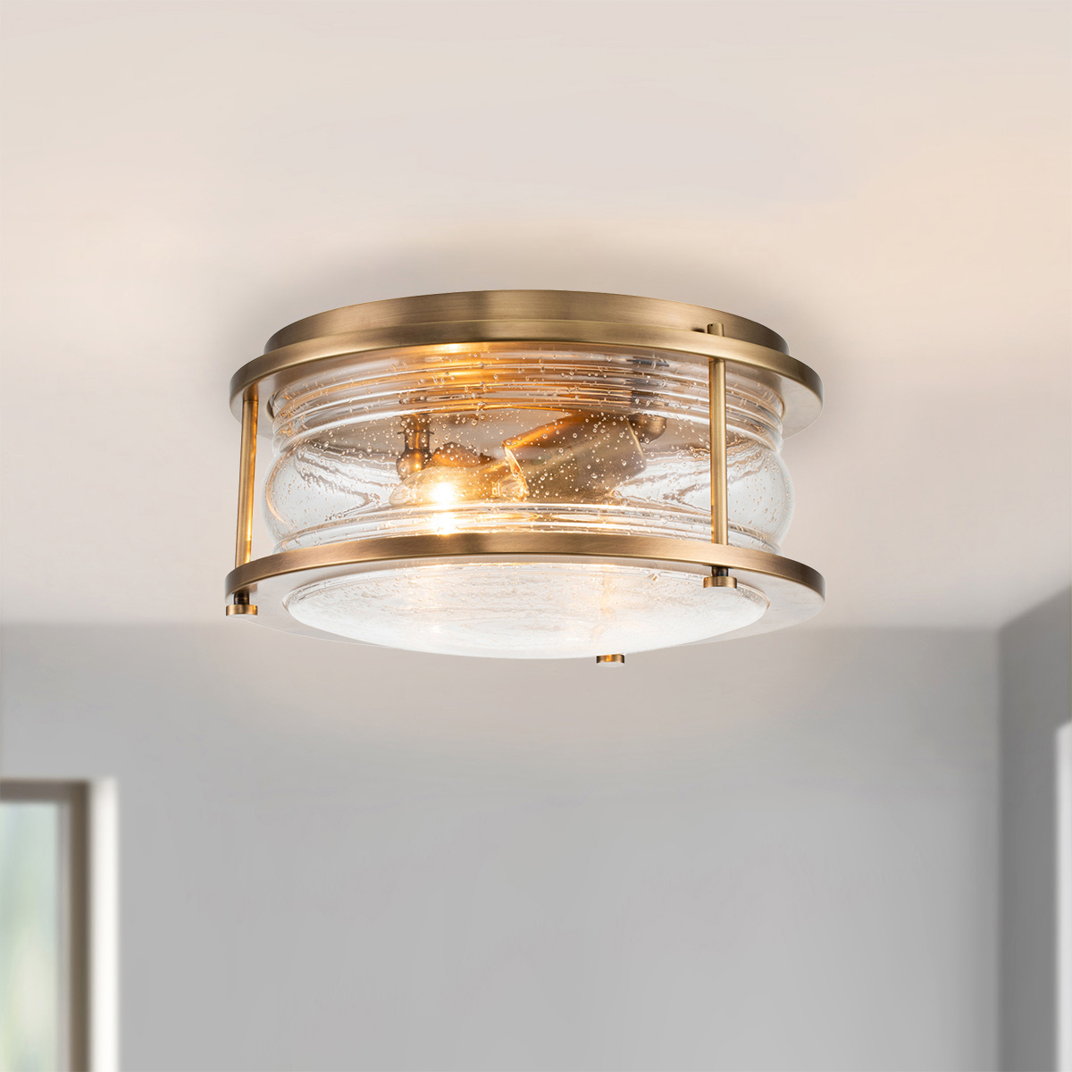 Ashland Bay Ø30 Messing badkamerlamp Van Elstead Lighting - Ideaal voor het creëren van een warme en uitnodigende sfeer en tegelijkertijd functionele verlichting.