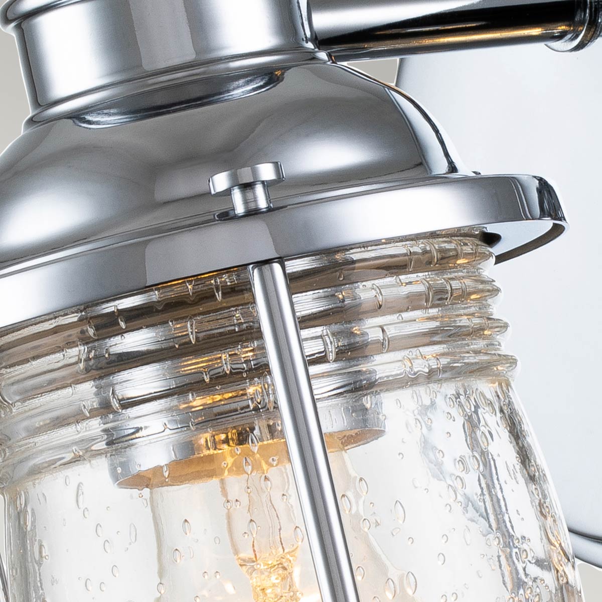 Ashland Bay 20cm Chroom badkamerlamp Van Elstead Lighting - Ideaal voor het creëren van een warme en uitnodigende sfeer en tegelijkertijd functionele verlichting.