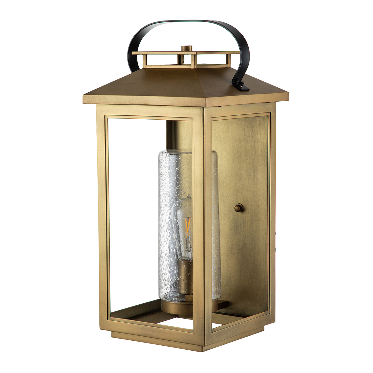 Atwater 52cm Messing buitenlamp Van Elstead Lighting - Med IP44-klassning &auml;r Atwater skyddad mot fukt och v&auml;derp&aring;verkan, vilket g&ouml;r den till en elegant och l&aring;ngvarig l&ouml;sning f&ouml;r entr&eacute;er, uteplatser och tr&auml;dg&aring;rdsmilj&ouml;er.