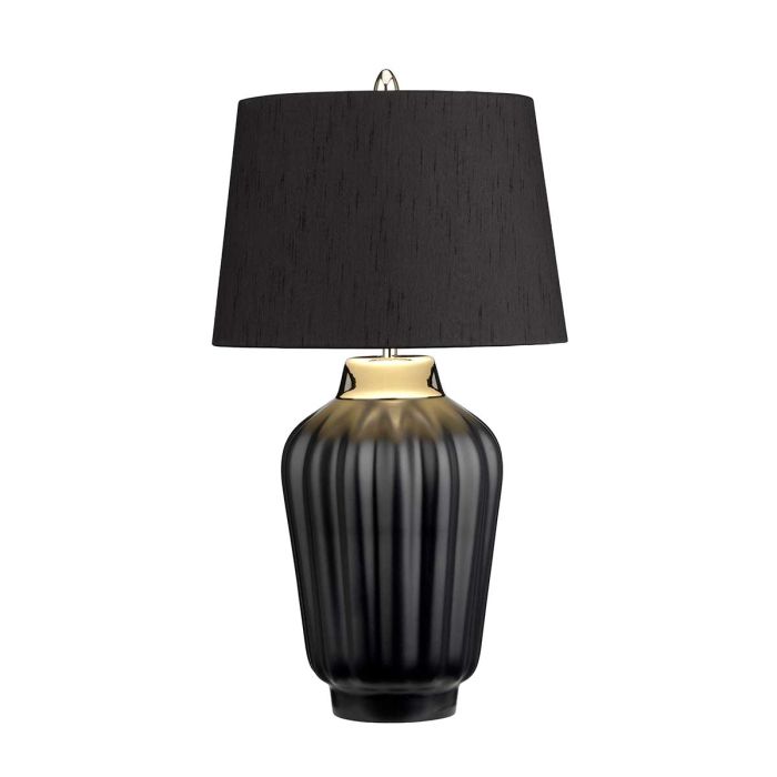 Bexley 56cm Zwart tafellamp Van Elstead Lighting - Den levereras med en avsmalnande lampsk&auml;rm i svart konstsilke med en silverlaminerad insida, handgjord i Storbritannien.