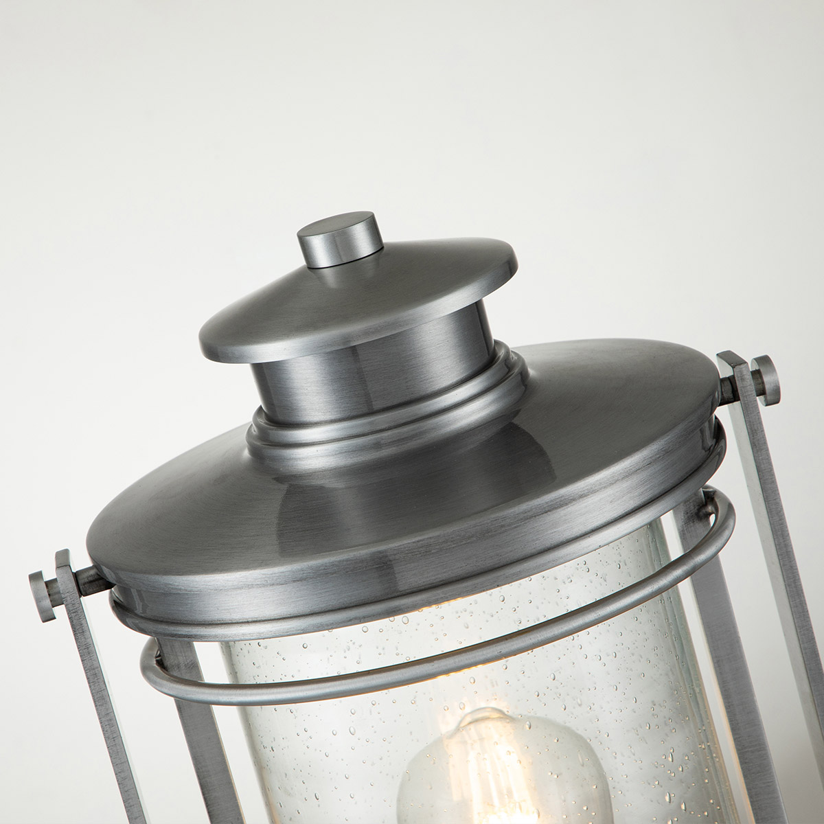 Booker 47cm Aluminium Van Elstead Lighting - Booker &auml;r en stilfull och robust portlykta med en design inspirerad av klassiska marina lanternor.
