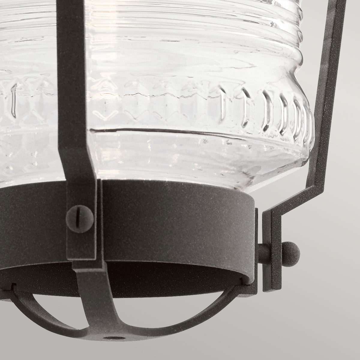 Chance Harbor 55cm Zink buitenlamp Van Elstead Lighting - Chance Harbor &auml;r en klassisk och robust fasadlampa med en design inspirerad av maritim stil.