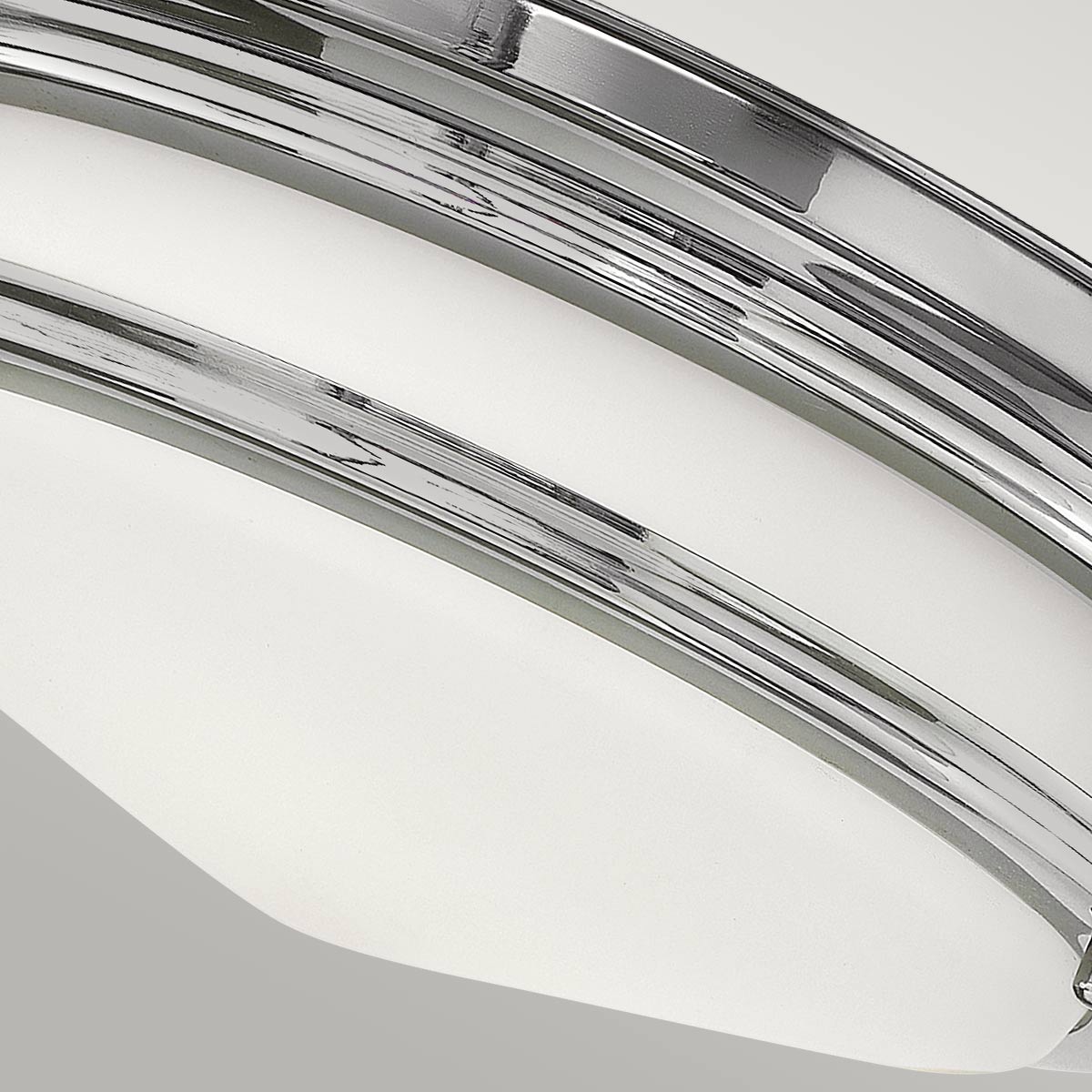 Hadrian Ø30 Chroom badkamerlamp Van Elstead Lighting - De Hadrian plafondlamp met chromen afwerking heeft een tijdloos en stijlvol design en is dankzij de IP44-classificatie perfect voor badkamers.