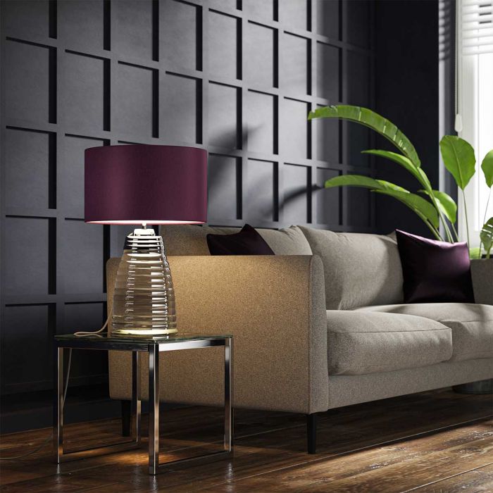 Milne 64cm Paars tafellamp Van Elstead Lighting - Till sk&auml;rmen beh&ouml;vs en E27 ljusk&auml;lla (ej inkluderad) och till basen ing&aring;r en utbytbar 8W LED GU10-lampa, som ger 560 lumen vid en f&auml;rgtemperatur p&aring; 3000K.