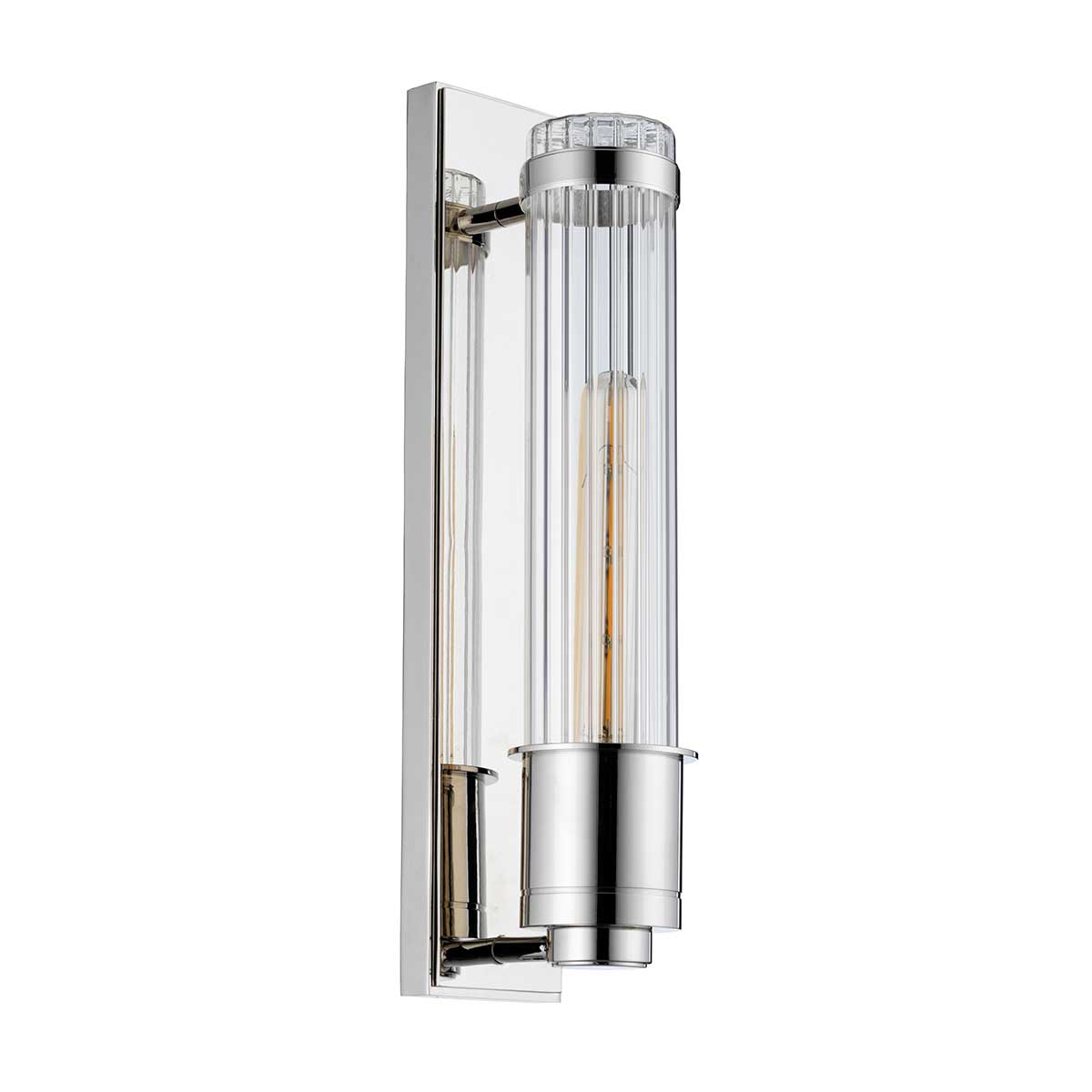 Wellington 40cm Chroom badkamerlamp Van Elstead Lighting - Gemaakt van hoogwaardig staal en glas, biedt het een luxueuze uitstraling met zijn gepolijste chromen afwerking en gecanneleerde glazen kap die een prachtige lichtverspreiding creëert.
