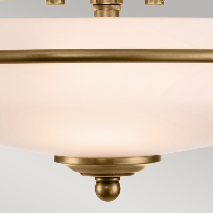 Griffin Ø42 Messing plafondlamp Van Elstead Lighting - Den etsade sk&auml;rmen &auml;r vitm&aring;lad p&aring; insidan, vilket sprider ljuset j&auml;mnt och skapar en behaglig belysning i hemmet.