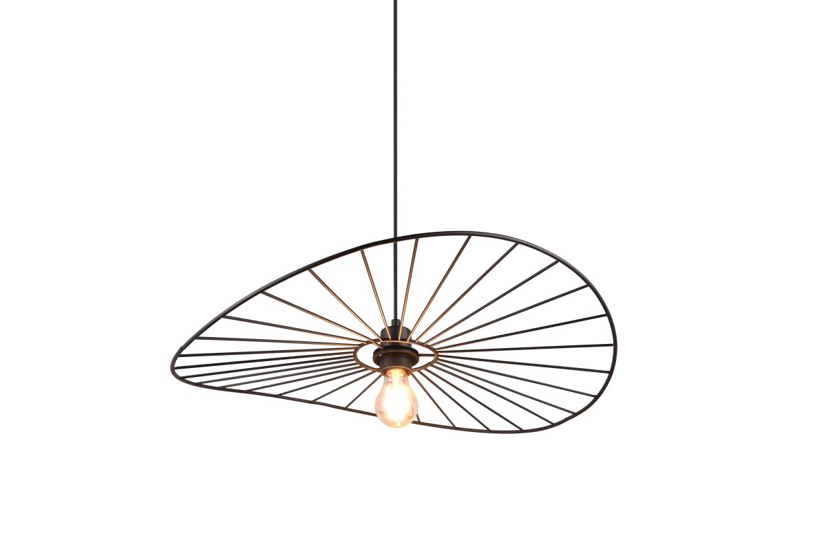 Chapeau Ø60 Zwart hanglamp Van Trio Lighting - Dankzij de decoratieve metalen behuizing is het een perfecte aanvulling in woon- en eetkamers, waar het door het prachtige spel van licht en schaduw een uniek gevoel van lichtheid toevoegt.