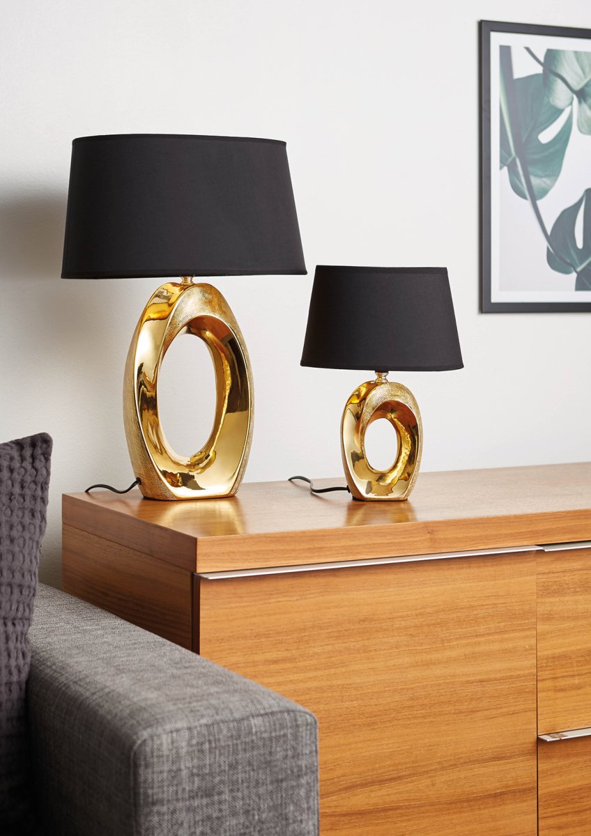 Taba 52cm Goud tafellamp Van Trio Lighting - De trendy kleurencombinatie van zwart en goud zorgt voor een elegante en moderne uitstraling.