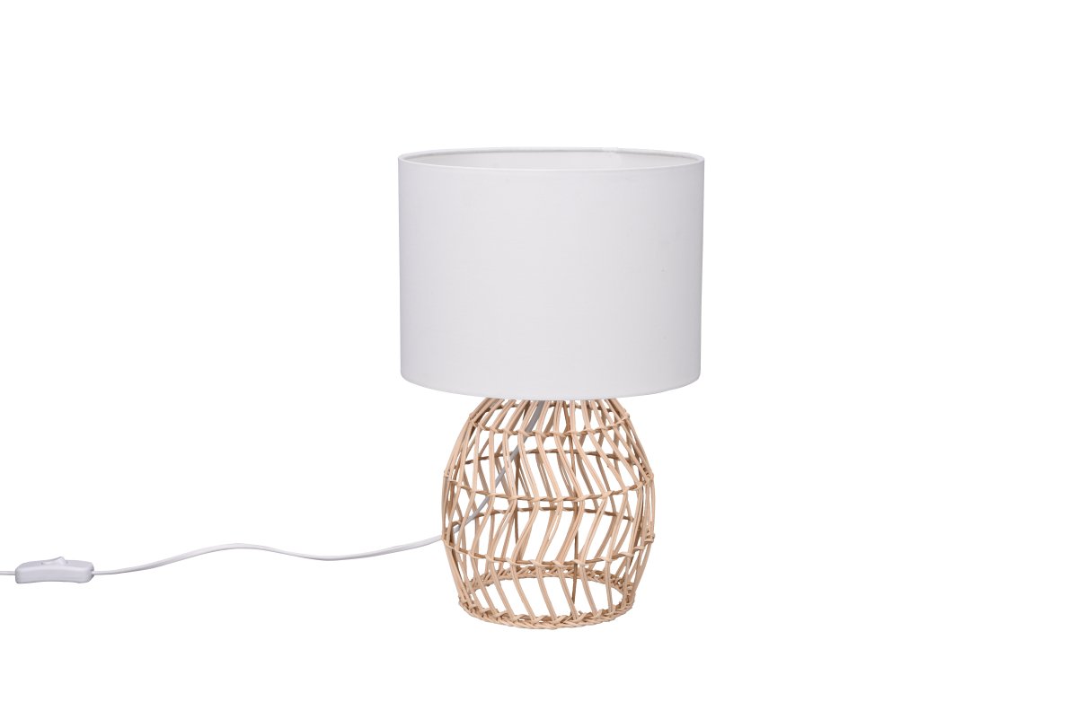 Rike 38cm Natuur tafellamp Van Trio Lighting - De stijlvolle mix van natuurlijk rotan en de witte stoffen kap maken Rike tot een blikvanger in de woonkamer en past harmonieus bij verschillende interieurstijlen.