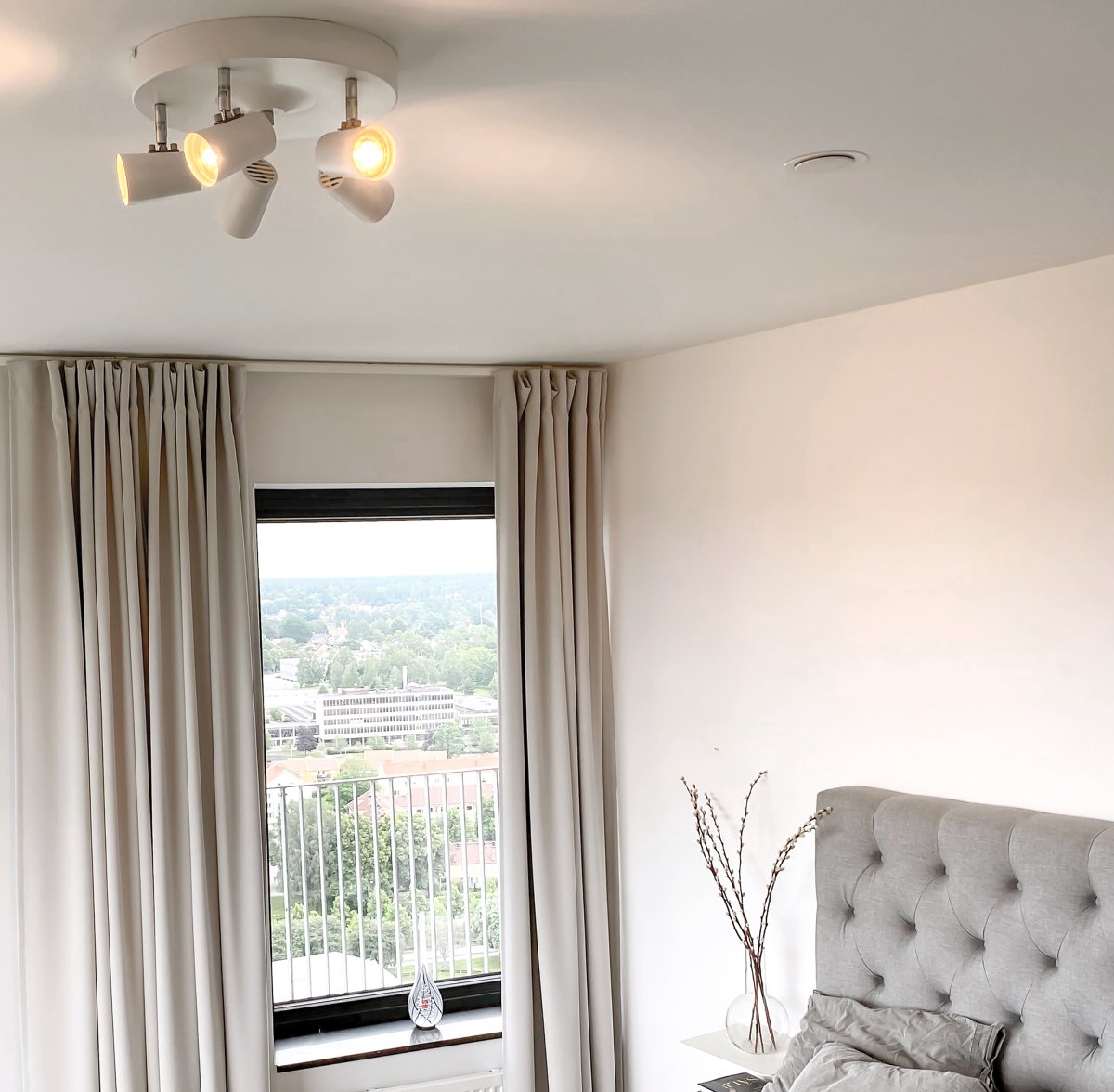 Pilot 5 Wit spot Van Aneta Lighting - Past zowel in de keuken als in de hal of slaapkamer, waar behoefte is aan helder en goed licht.