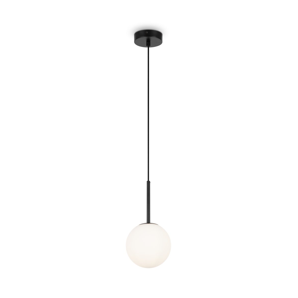 Basic form Ø15 Zwart hanglamp Van Maytoni - Dankzij de zachte opaalglazen bol en het slanke metalen armatuur met zwarte afwerking, verspreidt de lamp een prachtig en aangenaam licht dat perfect past in zowel moderne als klassieke interieurs.