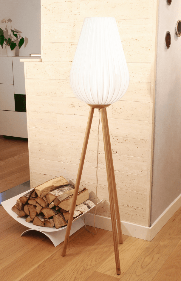 Swea Natuur vloerlamp Van Globen Lighting - Staande lamp van geolied gedraaid essenhout.