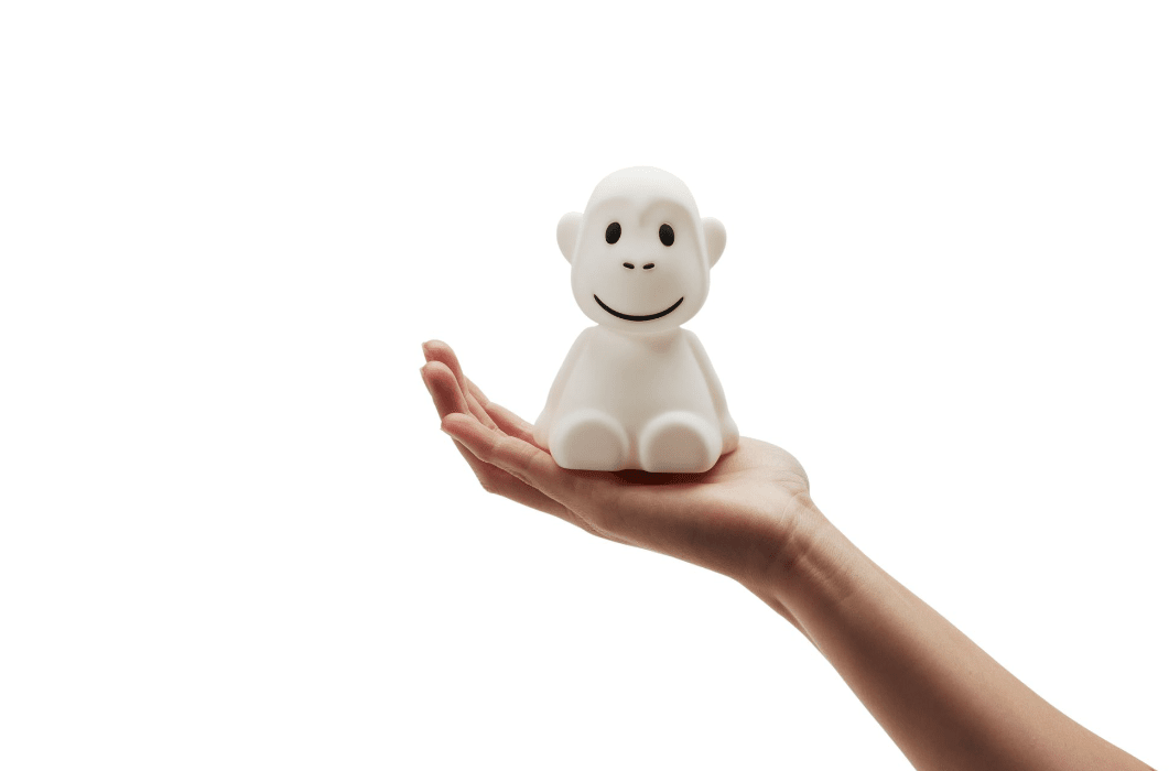 Bundle of Light - Monkey Mini Wit kinderlamp Van Mr Maria - Voeg wat licht en vreugde toe aan uw dag en uw huis met deze charmante Monkey-lamp.